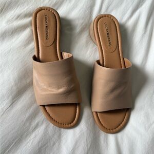 Lucky Brand Women’s Raffy Heeled Slide Sandal